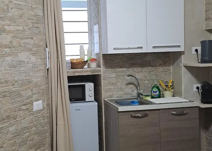 Il Quinto Conte - Vicinanze Policlinico לינה וארוחת בוקר 3*