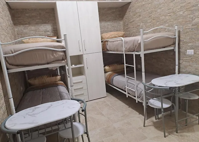 לינה וארוחת בוקר Il Quinto Conte - Vicinanze Policlinico 3*